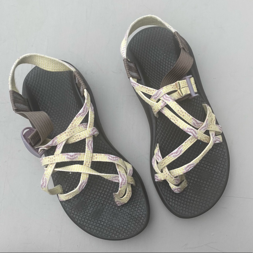 Women’s chacos size 8